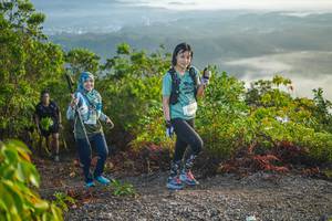 BIB: 2005
                            <button type="button" onclick="openModal(21876235)" class="btn btn-primary btn-sm float-right btn-popup" data-toggle="modal" data-target=".modal-high-quality">
                        <i class="fas fa-shopping-cart"></i> Add to Cart
                    </button>
                                            <button type="button" onclick="isThisMe(21876235, true)" class="btn btn-success btn-sm float-right btn-popup btn-isme hidden" data-toggle="tooltip" data-placement="bottom" title="นี่คือรูปของคุณใช่ไหม คลิกที่นี่เพื่อเอาเข้าอัลบั้ม">
                        <i class="fas fa-plus"></i> Add to album
                    </button>
                    <button type="button" onclick="isThisMe(21876235, false)" class="btn btn-warning btn-sm float-right btn-popup btn-isnotme hidden">
                        <i class="fas fa-ban"></i> Remove from album
                    </button>